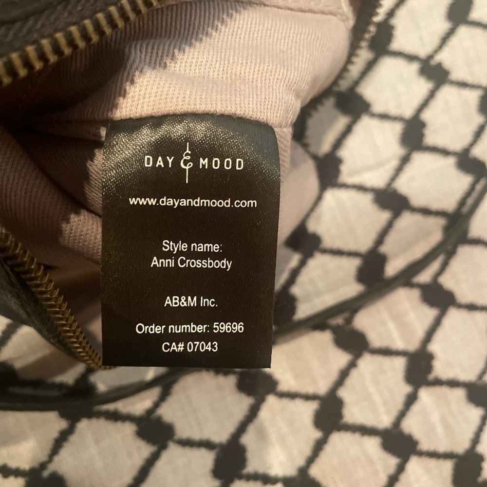 Day & Mood leather cross body - Picture 4 of 5